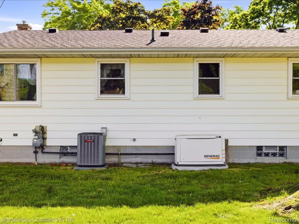 3541 Shenandoah Avenue Port Huron City MI 48060