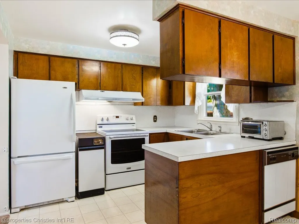 3541 Shenandoah Avenue Port Huron City MI 48060