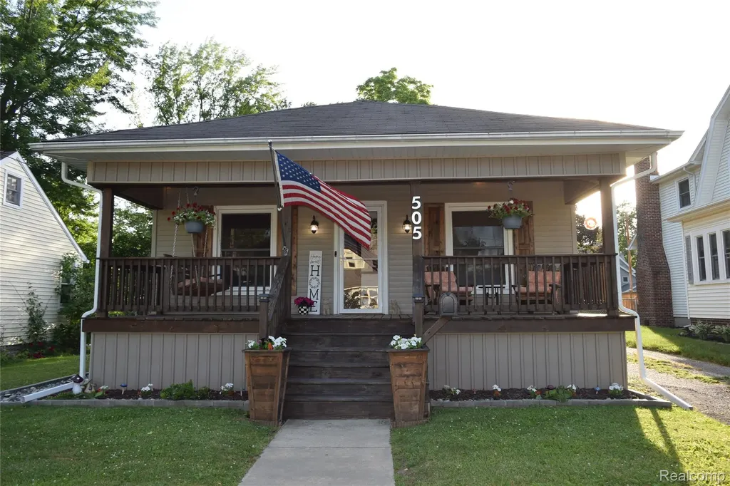505 N Marquette Street Durand City MI 48429