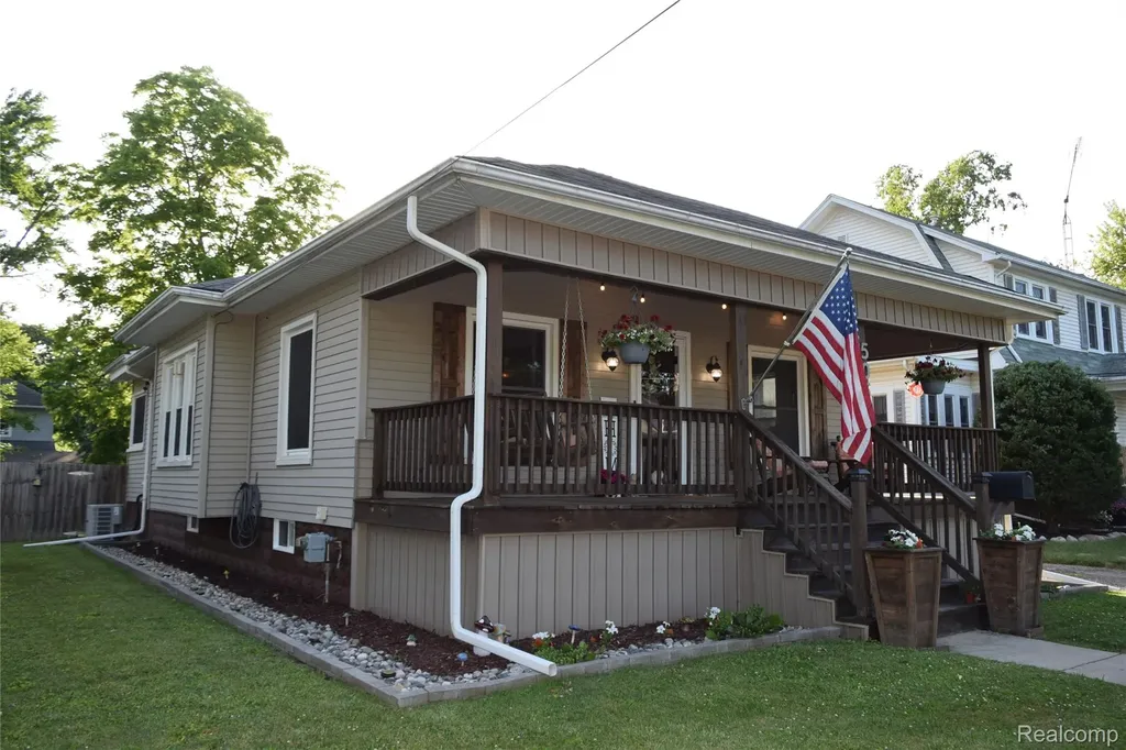 505 N Marquette Street Durand City MI 48429