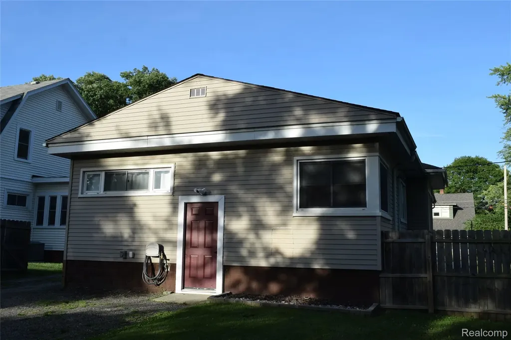 505 N Marquette Street Durand City MI 48429
