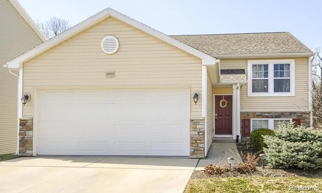 2093 Stillwater Drive Davison Township MI 48423