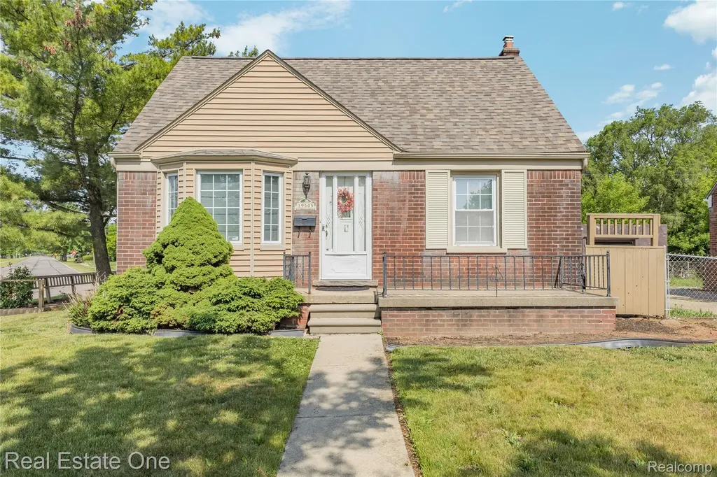 19505 Kelly Road Harper Woods City MI 48225