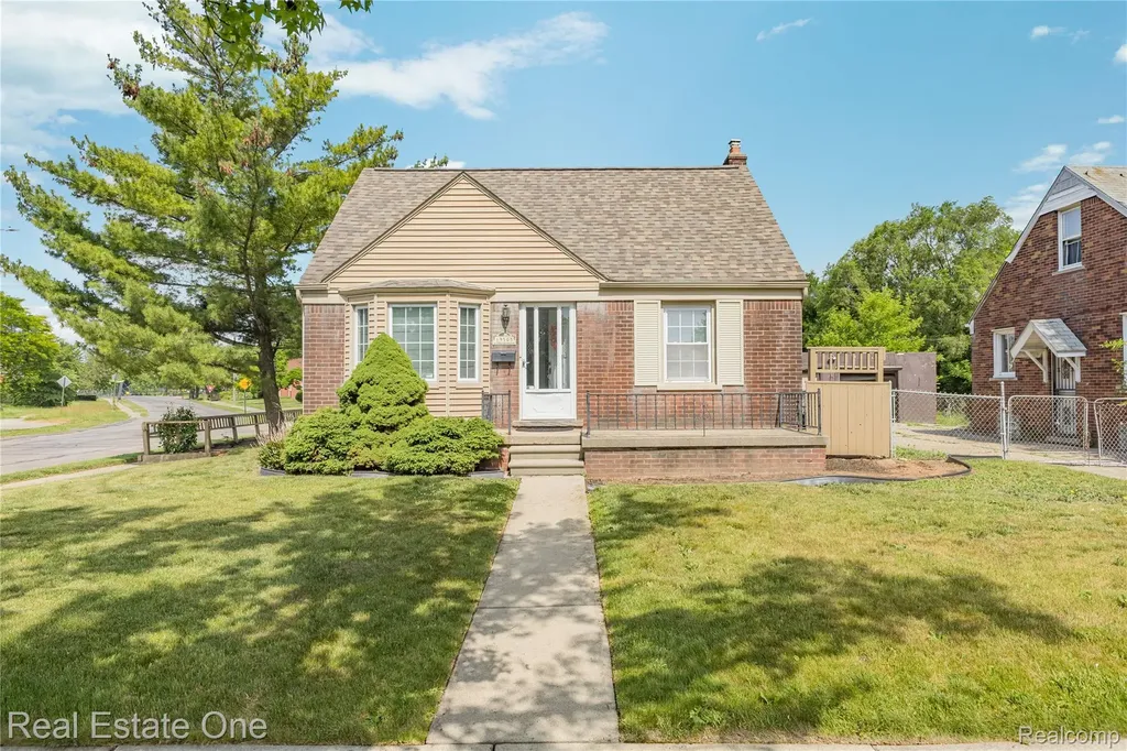19505 Kelly Road Harper Woods City MI 48225