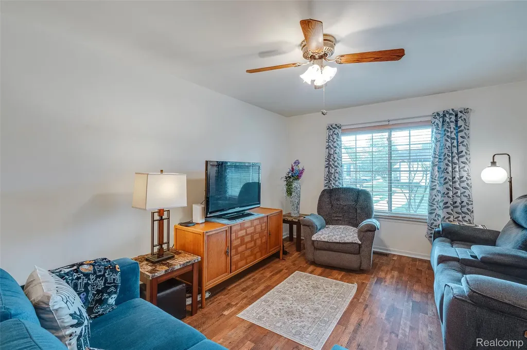 40815 Newport Drive Plymouth Charter Township MI 48170