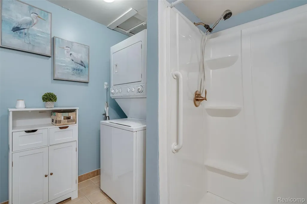 40815 Newport Drive Plymouth Charter Township MI 48170