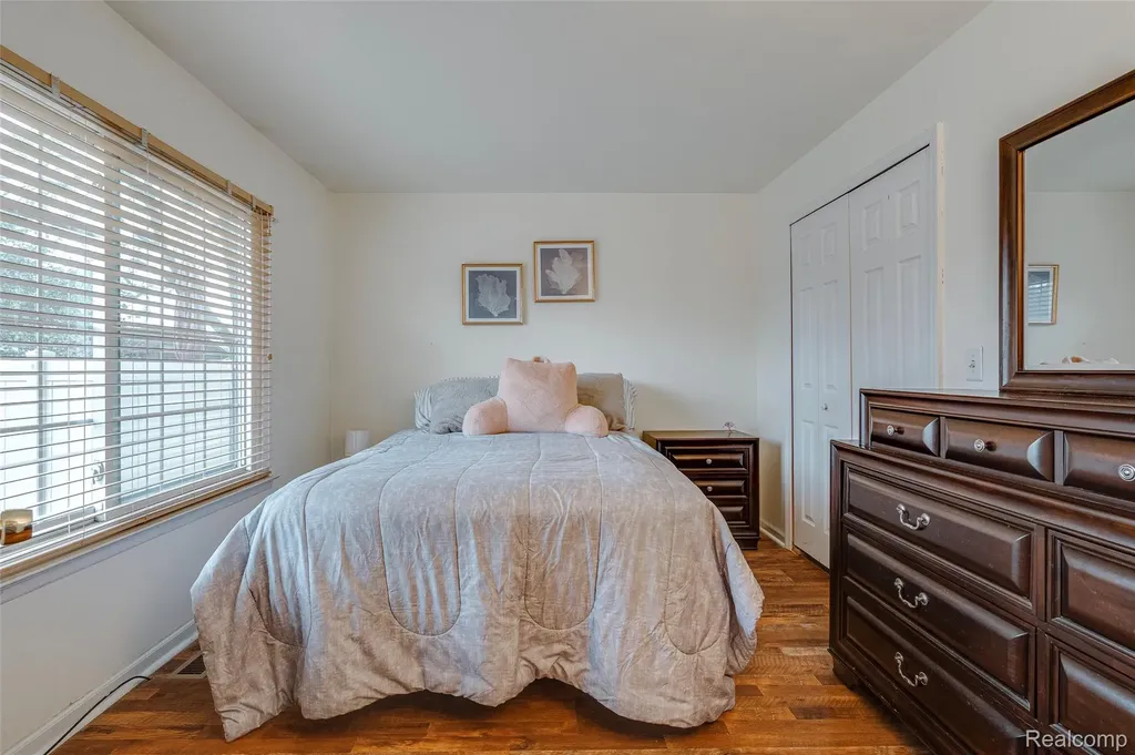 40815 Newport Drive Plymouth Charter Township MI 48170