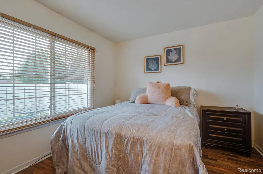 40815 Newport Drive Plymouth Charter Township MI 48170