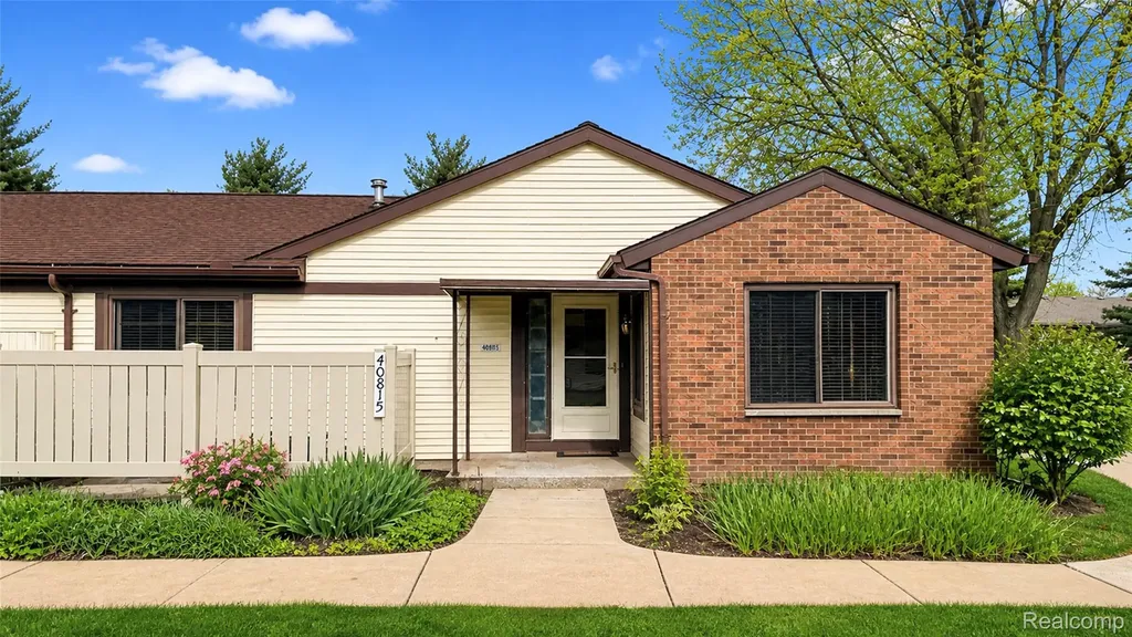 40815 Newport Drive Plymouth Charter Township MI 48170