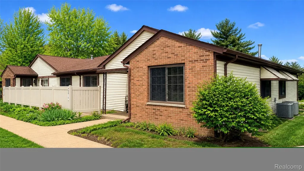 40815 Newport Drive Plymouth Charter Township MI 48170