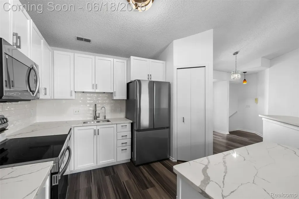 6680 Ridgefield Circle West Bloomfield Charter Township MI 48322