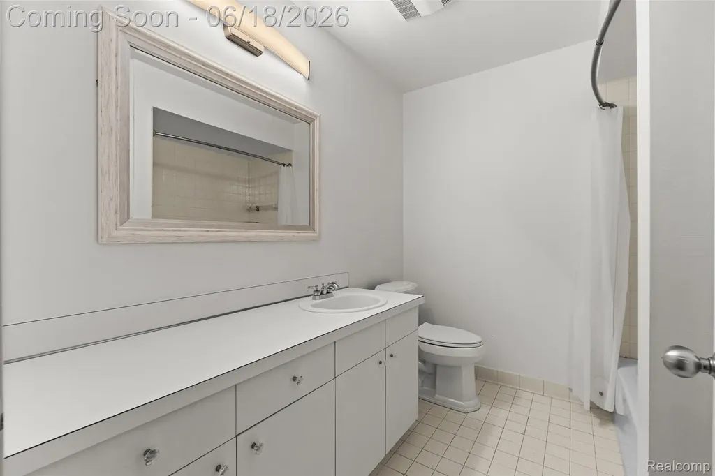 6680 Ridgefield Circle West Bloomfield Charter Township MI 48322