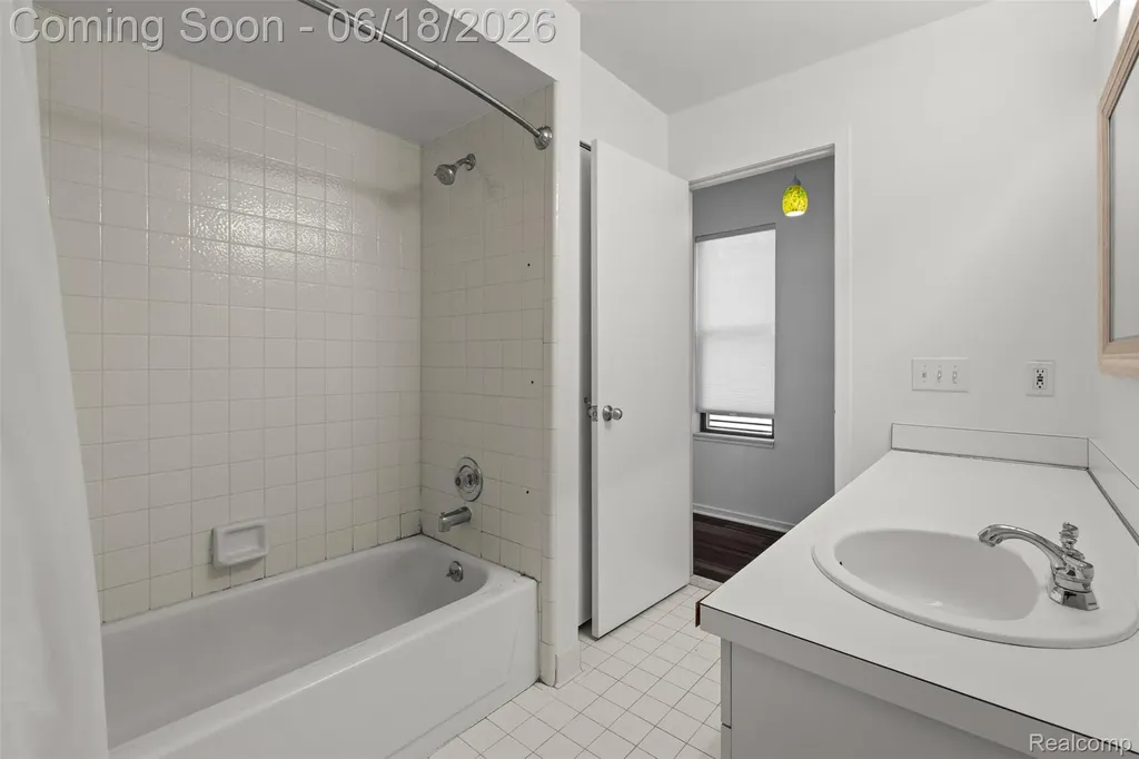 6680 Ridgefield Circle West Bloomfield Charter Township MI 48322