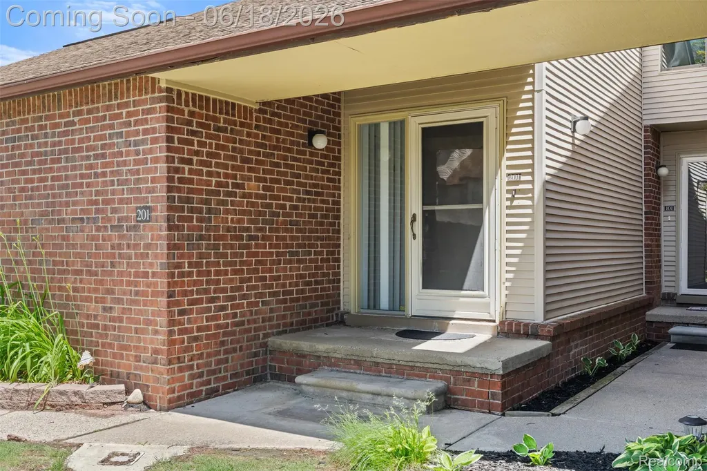 6680 Ridgefield Circle West Bloomfield Charter Township MI 48322