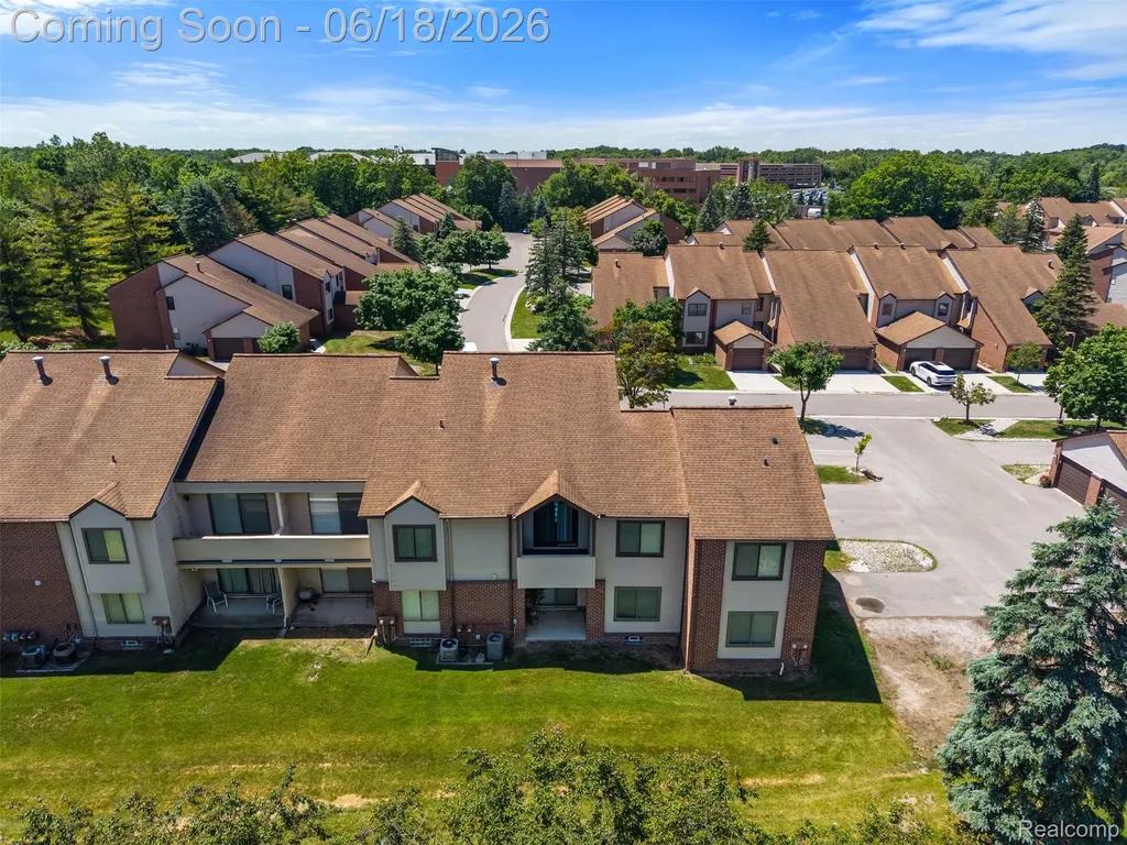 6680 Ridgefield Circle West Bloomfield Charter Township MI 48322