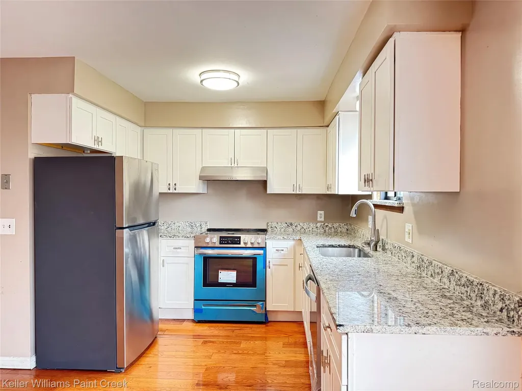 2036 Roman Court Warren City MI 48092
