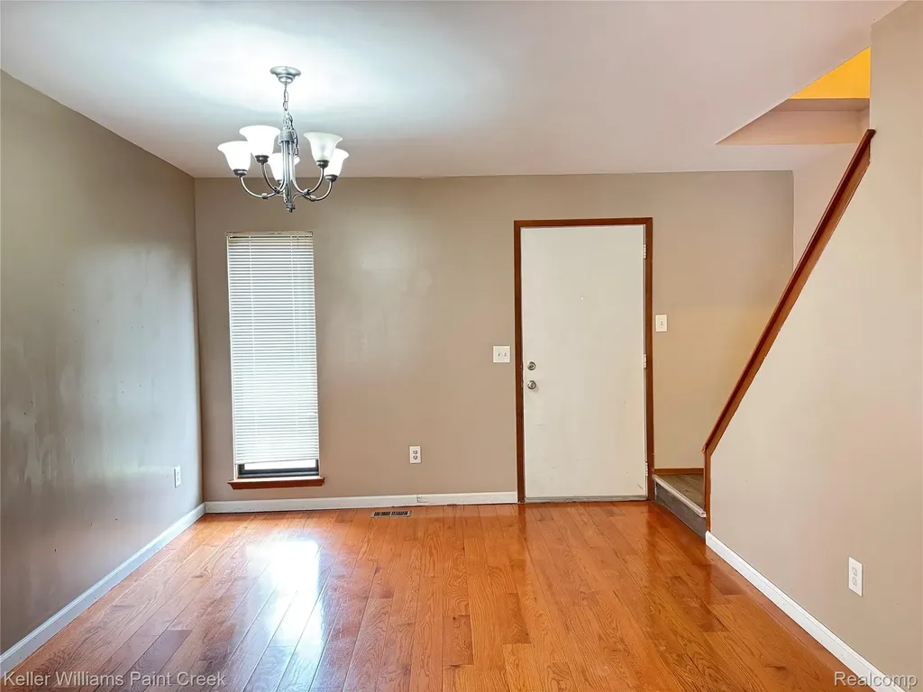 2036 Roman Court Warren City MI 48092