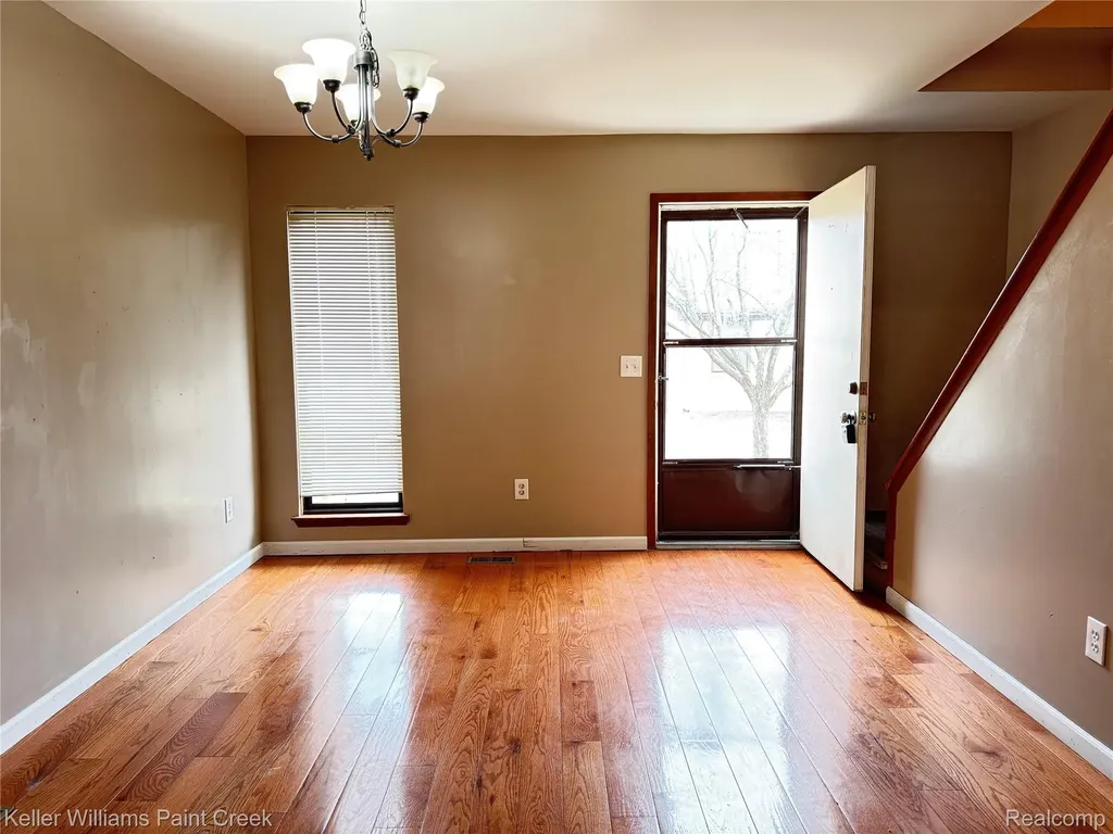 2036 Roman Court Warren City MI 48092