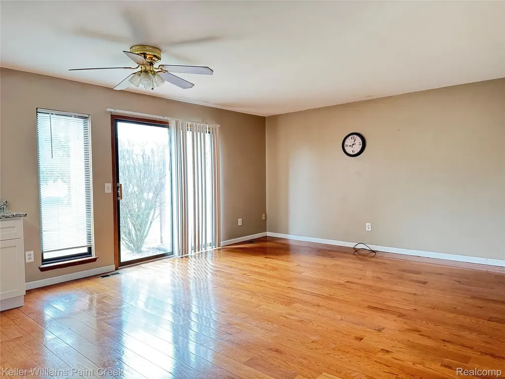 2036 Roman Court Warren City MI 48092