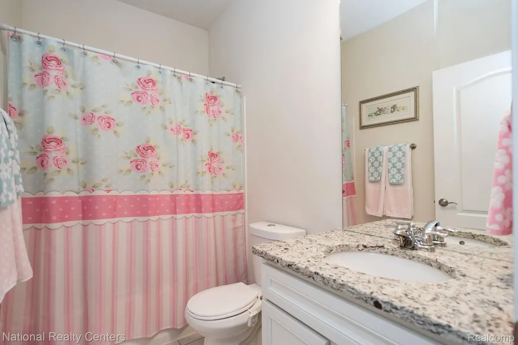 1233 Lark Orion Charter Township MI 48360