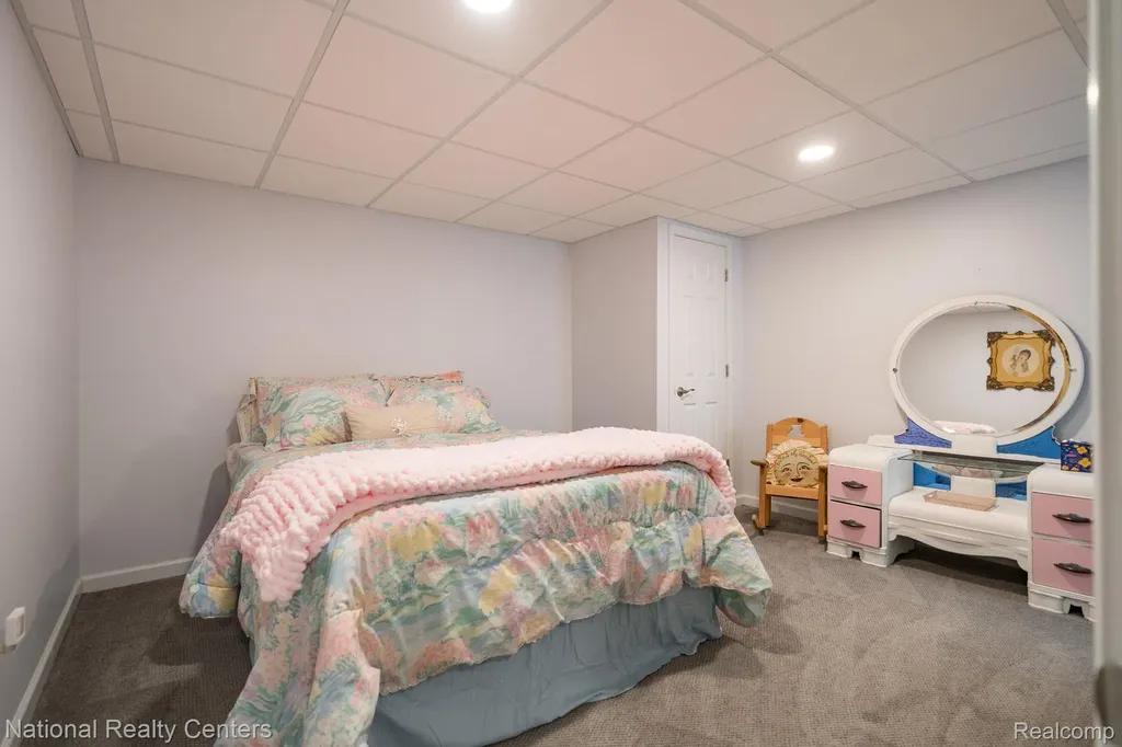 1233 Lark Orion Charter Township MI 48360