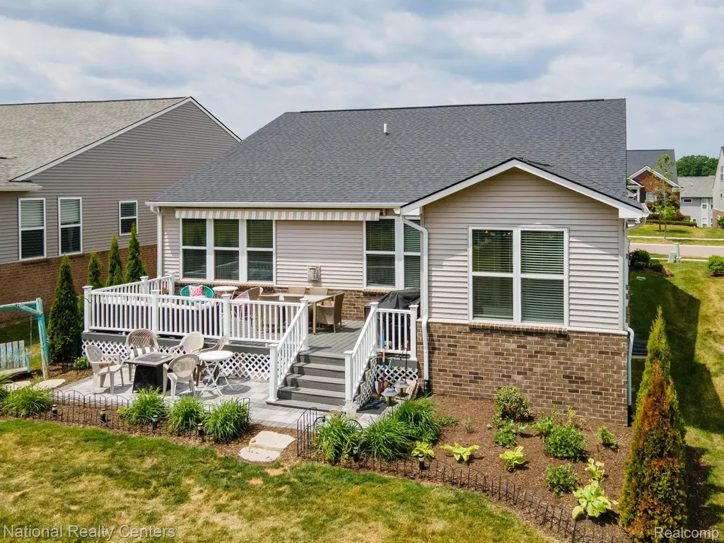 1233 Lark Orion Charter Township MI 48360