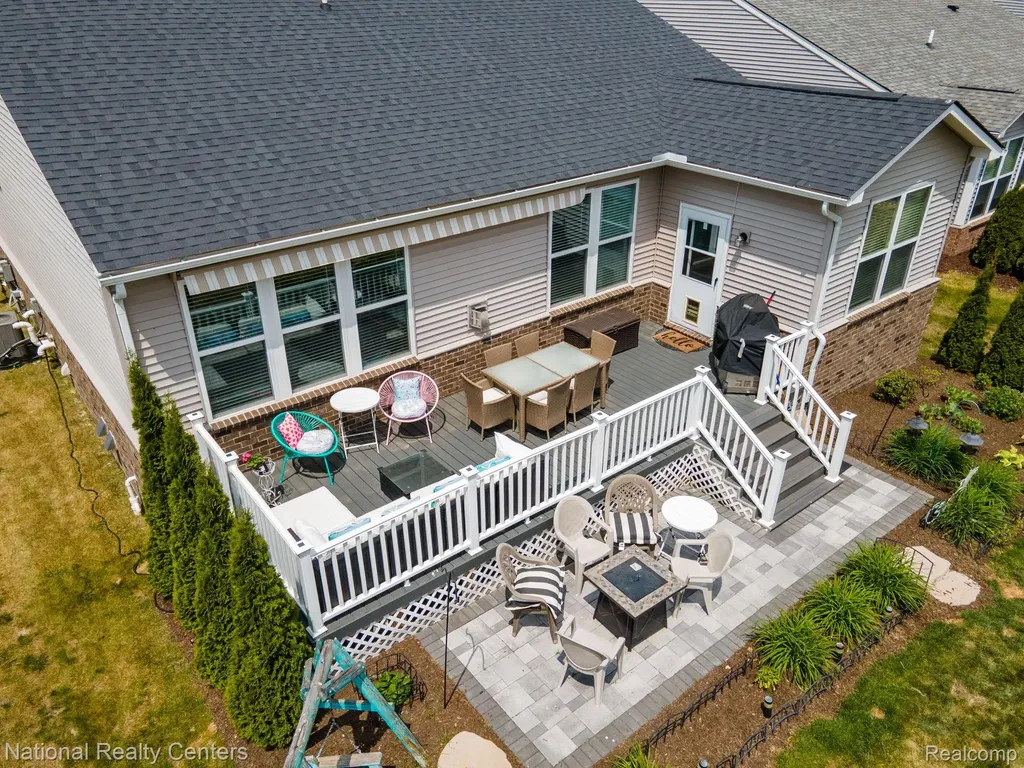 1233 Lark Orion Charter Township MI 48360