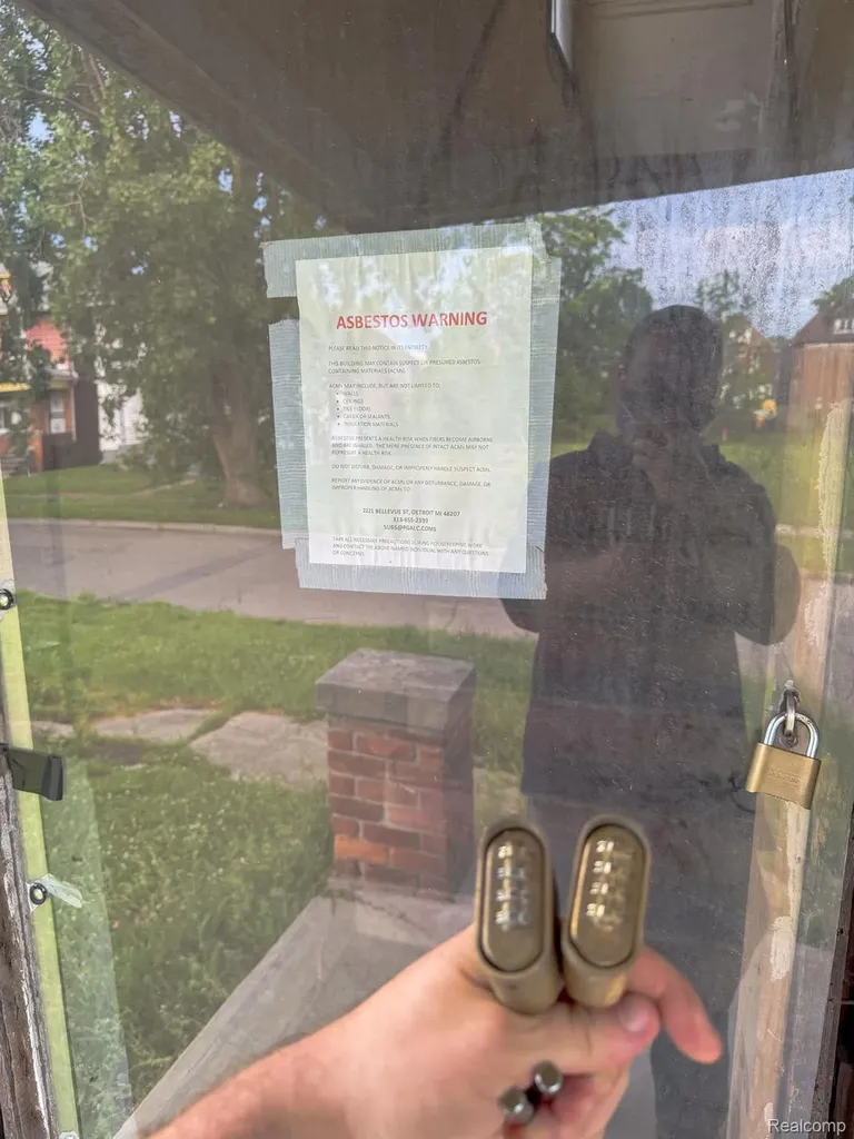 1540 Saint Clair Street Detroit City MI 48214