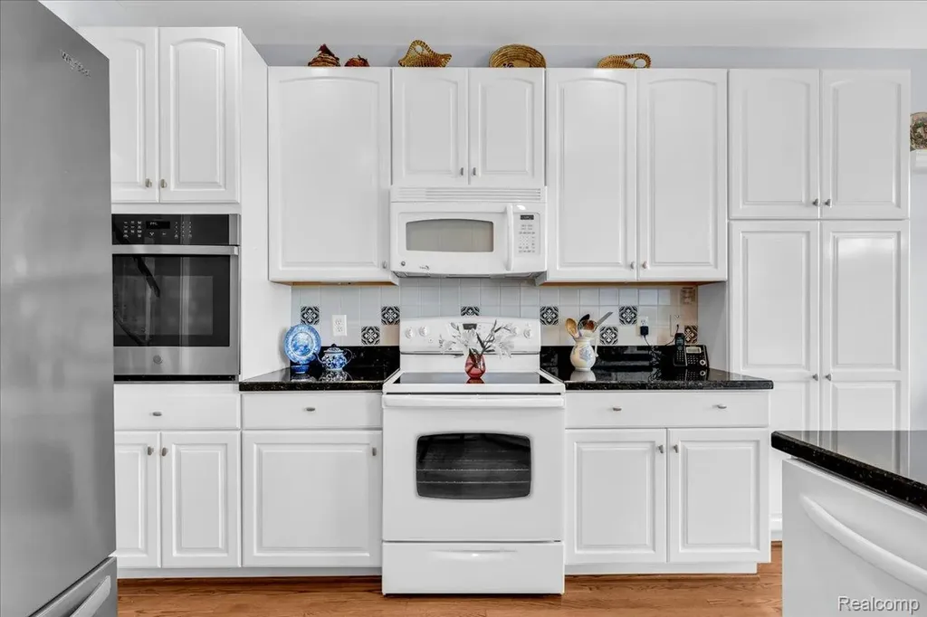 1628 Edison Shores Lane Port Huron City MI 48060