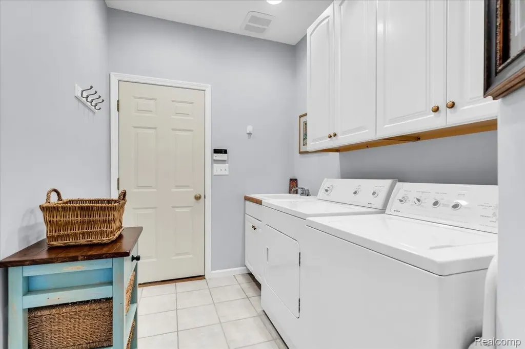 1628 Edison Shores Lane Port Huron City MI 48060