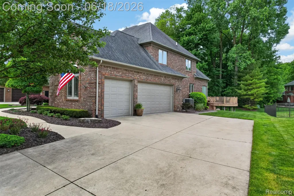 34380 Dante Drive Chesterfield Township MI 48047