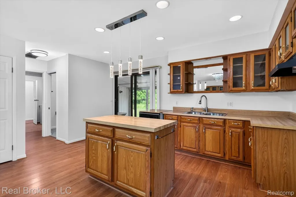 48050 Hull Road Van Buren Charter Township MI 48111