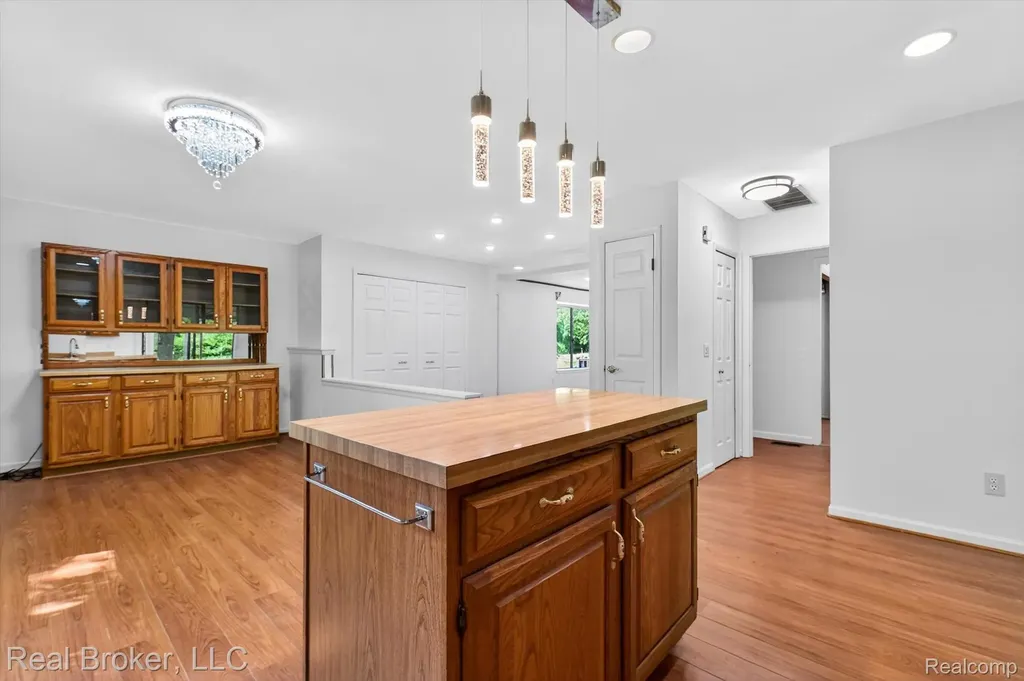 48050 Hull Road Van Buren Charter Township MI 48111