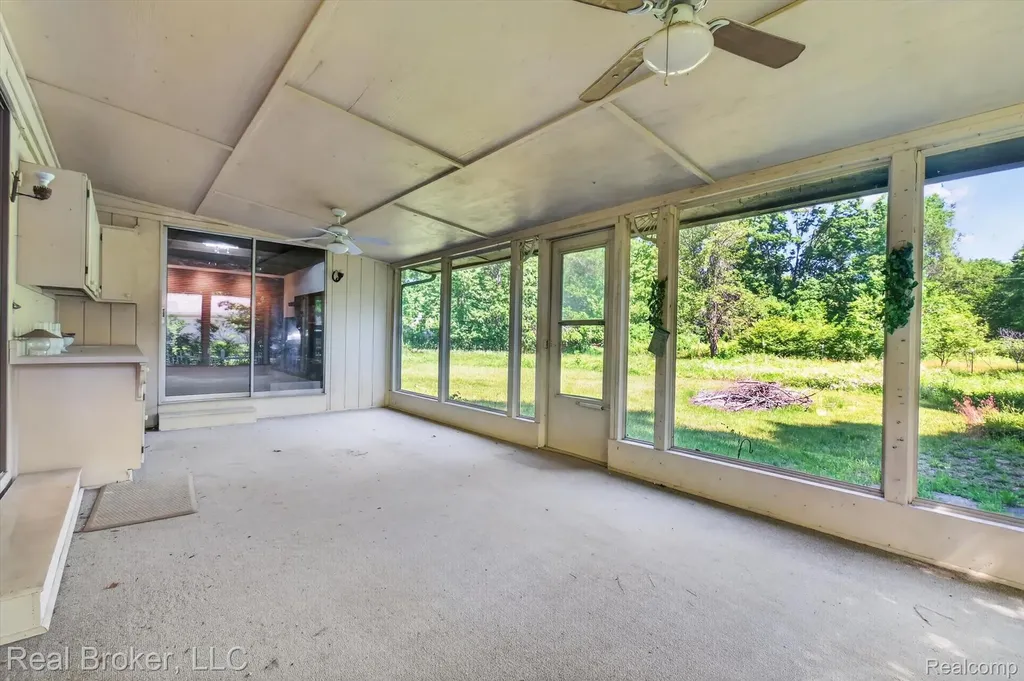 48050 Hull Road Van Buren Charter Township MI 48111