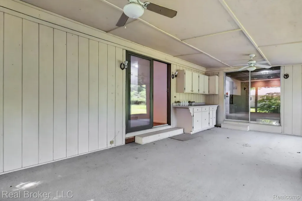 48050 Hull Road Van Buren Charter Township MI 48111