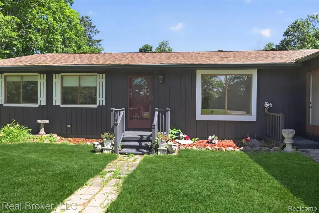 48050 Hull Road Van Buren Charter Township MI 48111
