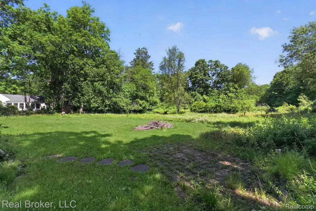 48050 Hull Road Van Buren Charter Township MI 48111
