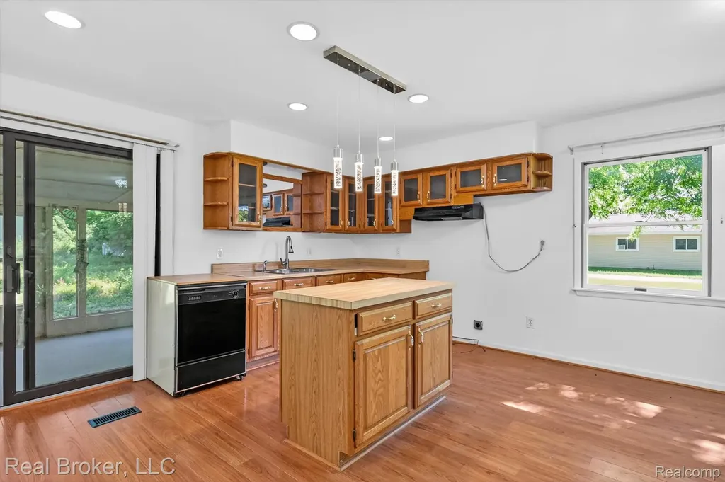 48050 Hull Road Van Buren Charter Township MI 48111