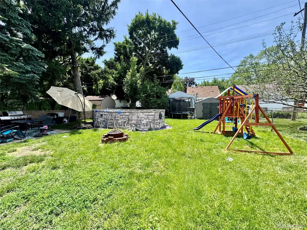 15153 Dasher Avenue Allen Park City MI 48101