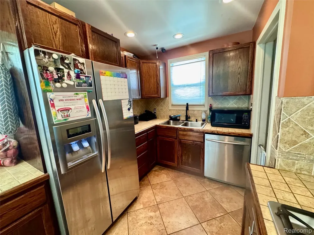 15153 Dasher Avenue Allen Park City MI 48101