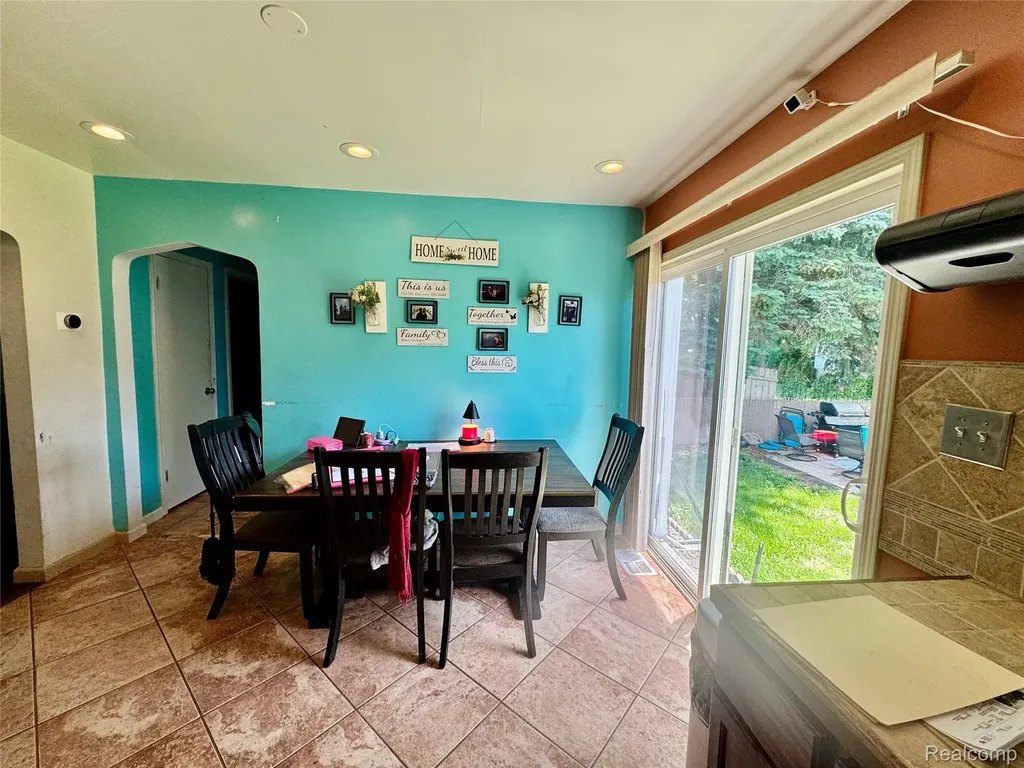 15153 Dasher Avenue Allen Park City MI 48101