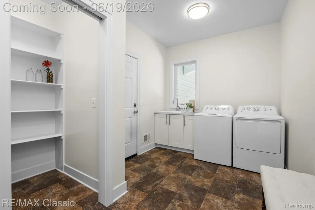 2887 W Joy Road Webster Township MI 48105
