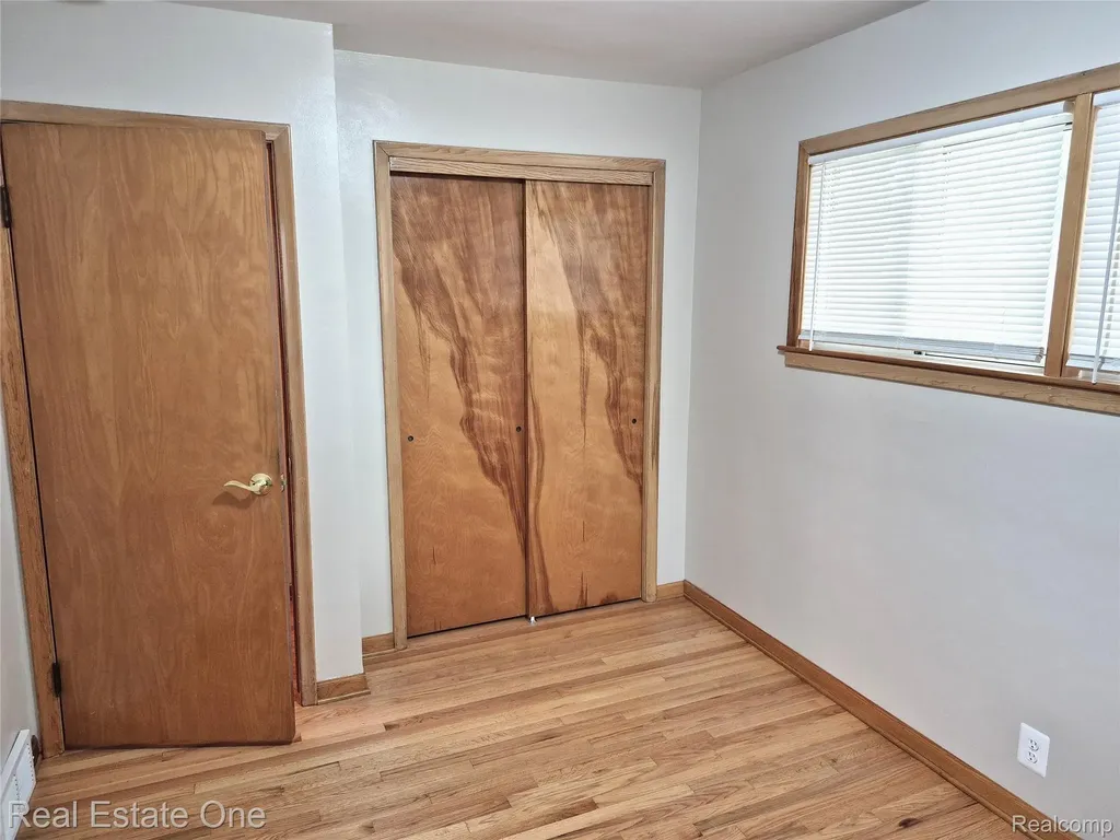 13688 Commonwealth Street Southgate City MI 48195