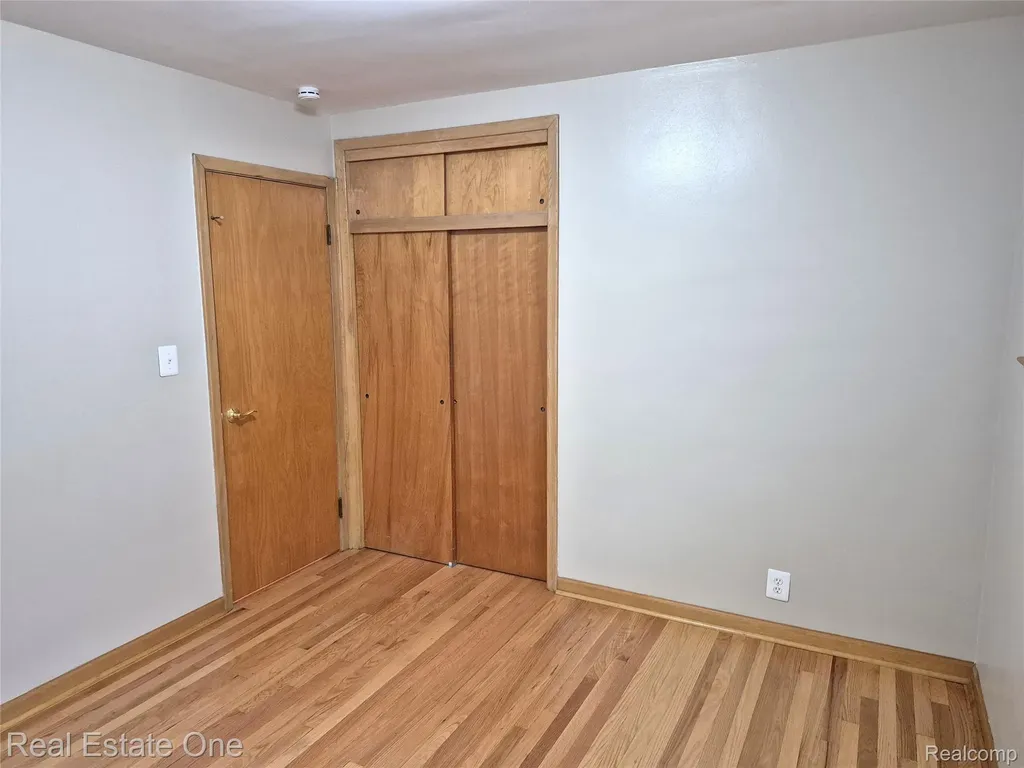 13688 Commonwealth Street Southgate City MI 48195