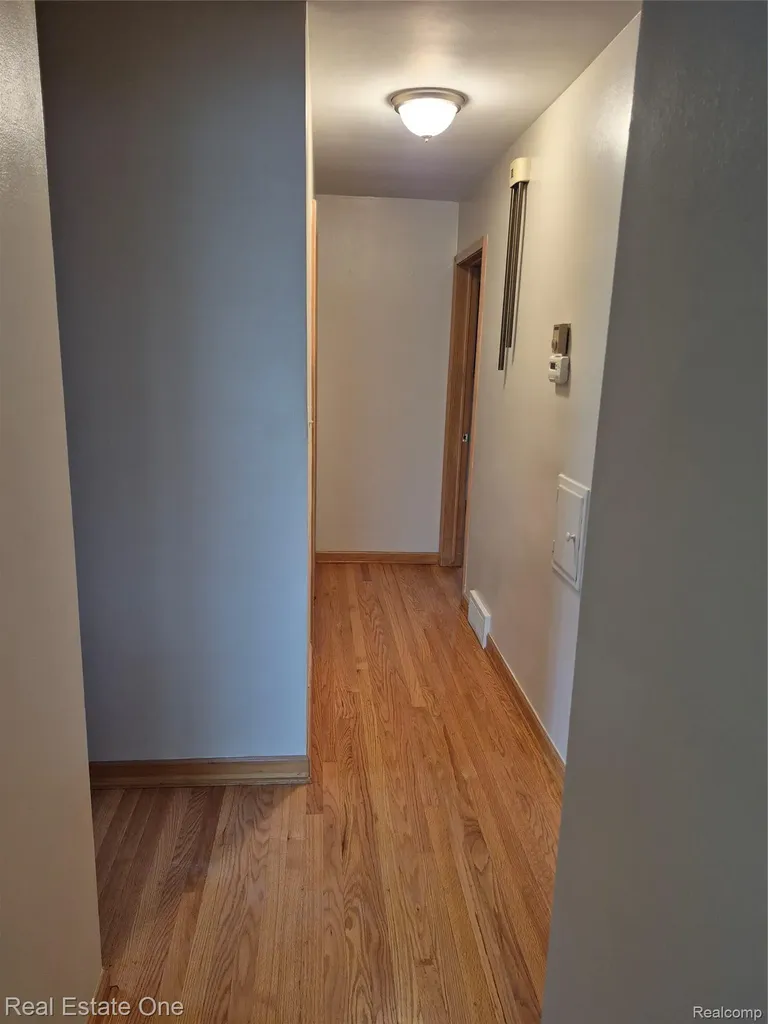 13688 Commonwealth Street Southgate City MI 48195