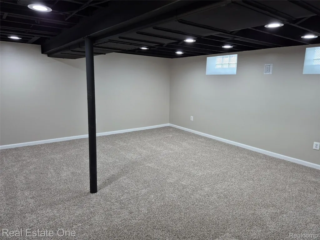 13688 Commonwealth Street Southgate City MI 48195