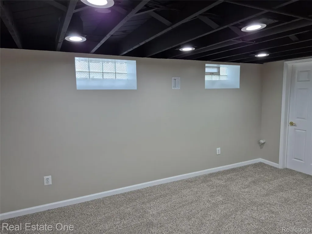 13688 Commonwealth Street Southgate City MI 48195