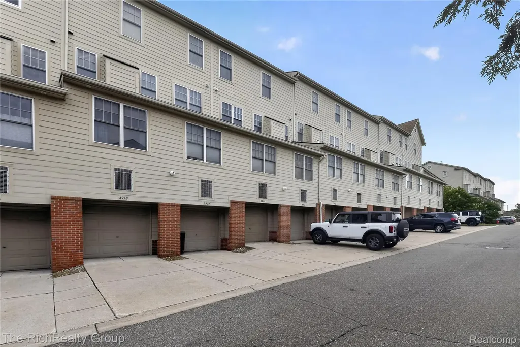 3922 Forester Boulevard Auburn Hills City MI 48326
