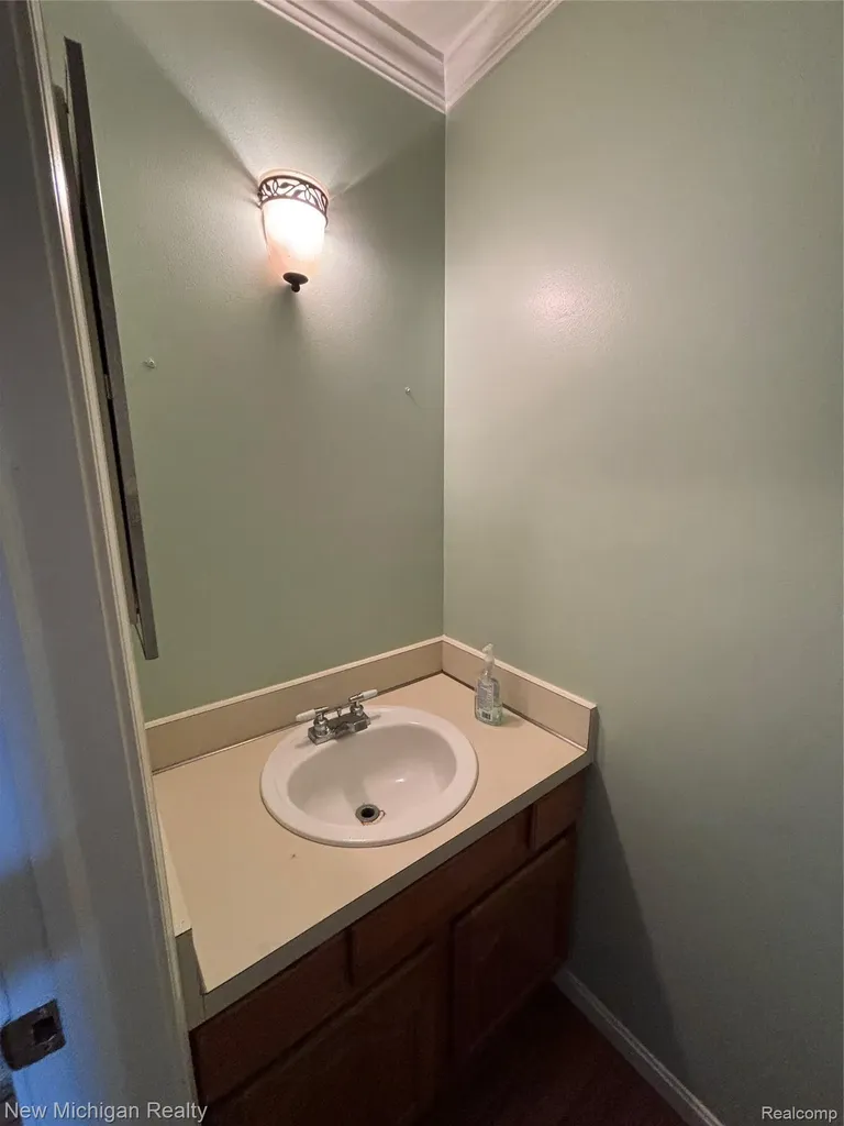 16974 Kingsbrooke Drive Clinton Charter Township MI 48038