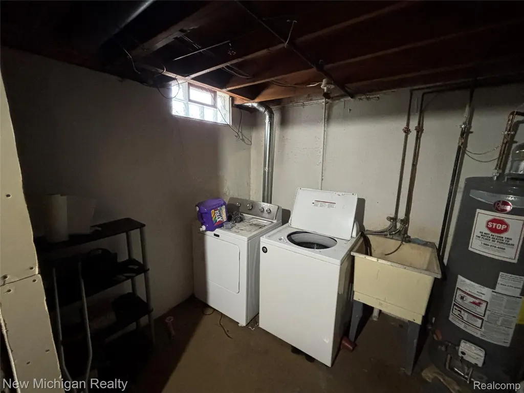 16974 Kingsbrooke Drive Clinton Charter Township MI 48038